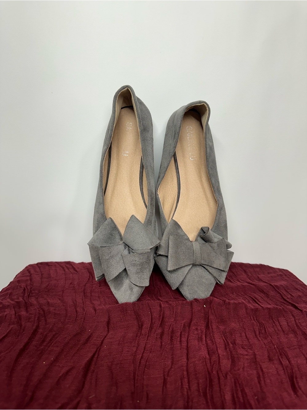 Sailing LU Womens Size 39 Gray Suede Pointed Toe Bow Ballet Flats